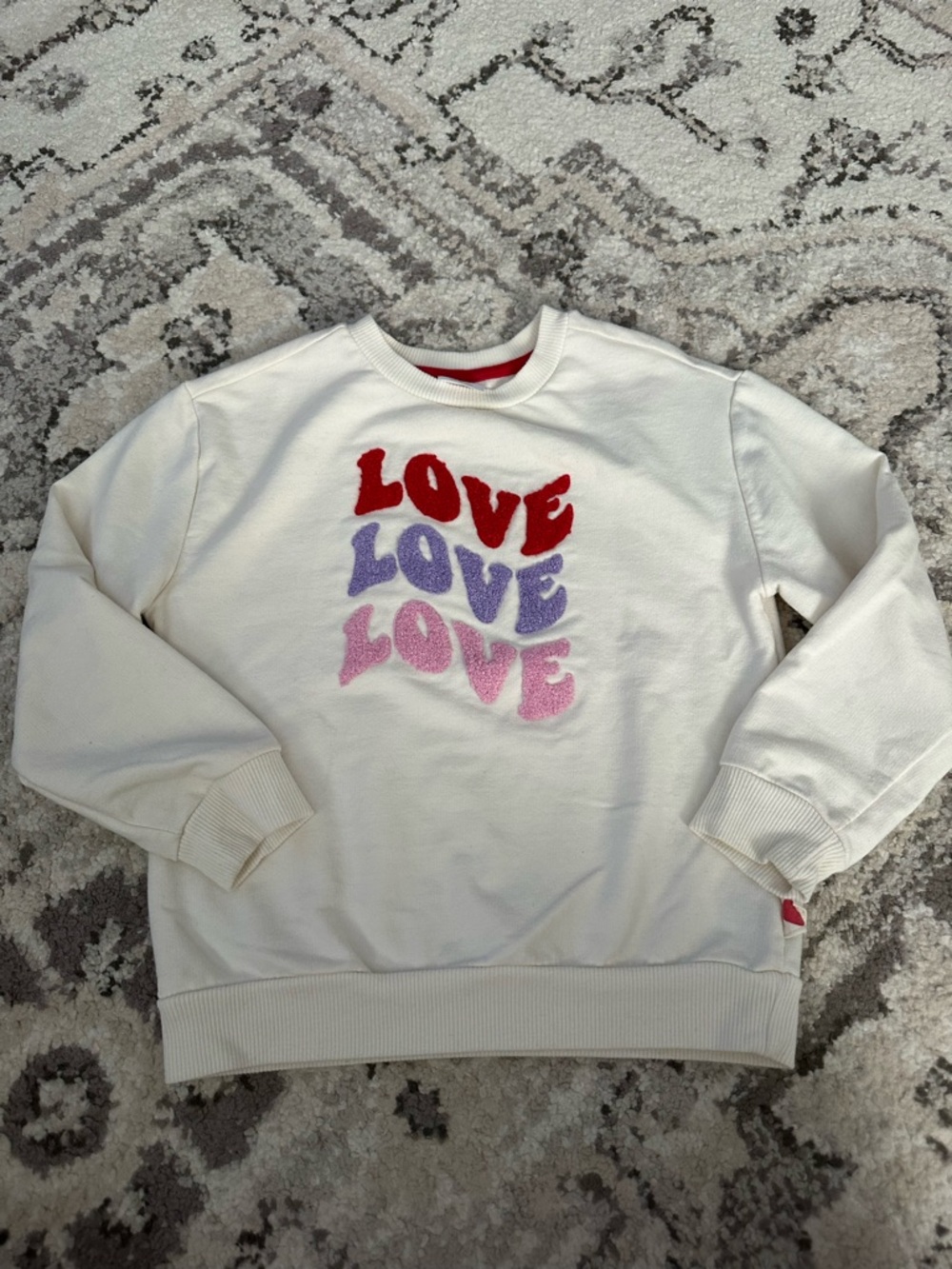 White 'LOVE' Graphic Crewneck Sweatshirt